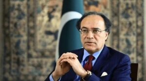 اس سال پاکستان پانڈا بانڈ جاری کرنے کا امکان ہے ، اشارہ کرتا ہے کہ فنمین اورنگزیب