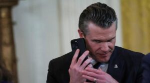 انٹلیجنس چیف ڈاون پلے کی خلاف ورزی کے طور پر ٹرمپ نے سگنل چیٹ لیک کو مسترد کردیا