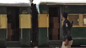 جعفر ایکسپریس نے کوئٹہ سے خدمت دوبارہ شروع کی ، 400 سے زیادہ مسافر جہاز جہاز میں