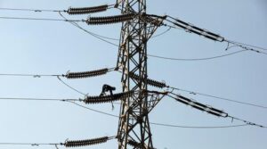 حکومت مزید آئی پی پی سودوں میں 23.5 روپے کی بچت کے لئے مذاکرات کو حتمی شکل دینے کے لئے کام کر رہی ہے