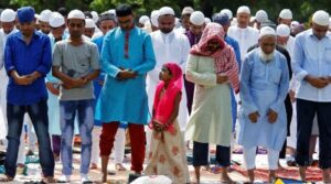سڑکوں پر عید کی نماز پر ہندوستان کی پابندی وسیع پیمانے پر ردعمل کی چنگاریاں