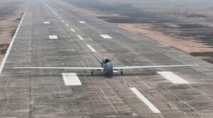 شمالی کوریا کے رہنما کم جونگ ان ٹاؤٹس اے آئی خودکشی ڈرونز ، ابتدائی جنگ کے طیارے