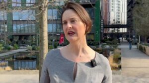 ٹرمپ کی ویزا جائزہ پالیسی 'پاکستان مخصوص' نہیں: امریکی سفارتکار