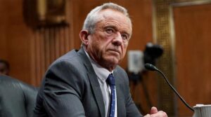 کینیڈی کو بڑے فیڈرل اوور ہال میں 10،000 صحت کی ملازمتوں میں کمی لانے کے لئے