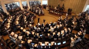 کے پی گورنمنٹ کا منصوبہ ہے کہ عید الفٹر کے بعد بڑے بیوروکریٹک شیک اپ