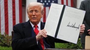 امریکی کاروباری رہنما ٹرمپ کے نئے نرخوں پر خطرے کی گھنٹی کا اظہار کرتے ہیں