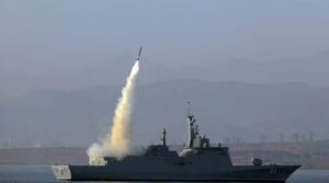 شمالی کوریا اپنے نئے جنگی جہاز کے ہتھیاروں کے نظام کی جانچ کرتا ہے