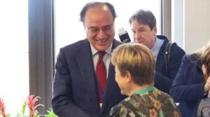 فنمن اورنگزیب نے آئی ایم ایف کے چیف سے اصلاحات کے لئے حکومت کے عزم کی تصدیق کی