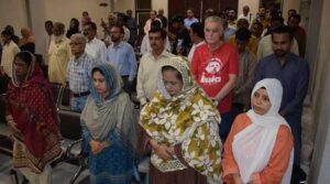 لیبر ماہرین کم سے کم اجرت پر عمل درآمد پر کارروائی کا مطالبہ کرتے ہیں