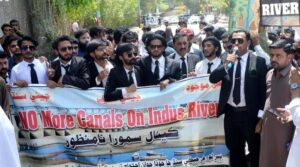 نہر کے منصوبوں کے خلاف احتجاج 10 ویں دن داخل ہوتا ہے ، جس سے قومی شاہراہ مسدود ہوتی ہے