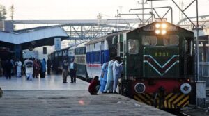 پاکستان ریلوے کا آپریٹنگ منافع 1 روپے کے قریب ہے