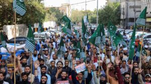 پاکستان میں ہندوستان کے خطرات پر سینکڑوں احتجاج