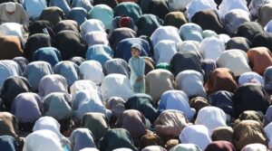 پاکستانیوں نے ملک بھر میں بڑے جوش کے ساتھ عید الفچر کا جشن منایا