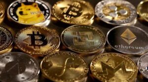 پاکستانیوں کو اپنا پیسہ کہاں رکھنا چاہئے؟