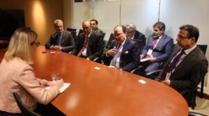 ڈی سی میٹنگوں میں ، اورنگ زیب معاشی وژن کو آگے بڑھاتا ہے ، مضبوط امریکی تعلقات کی تلاش کرتا ہے