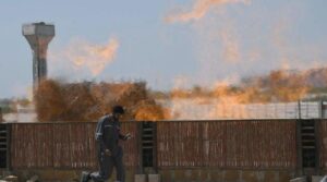 کورنگی بلیز چھٹے دن جاری رہنے کے ساتھ ہی حکام سائٹ بند کردیتے ہیں