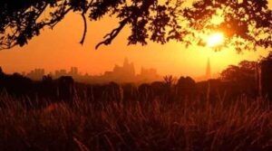 آج موسم گرما کے سب سے گرم آغاز کا تجربہ کرنے کے لئے برطانیہ