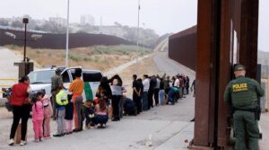 امریکی اپیل عدالت نے ہزاروں تارکین وطن کی حیثیت کو کالعدم قرار دینے کے لئے ٹرمپ کی بولی کو مسترد کردیا