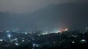 ایئر لائنز دوبارہ روٹ ، پاکستان انڈیا کی لڑائی کی وجہ سے پروازیں منسوخ کریں