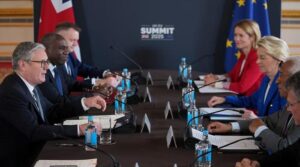 برطانیہ سیلز لینڈ مارک کے بعد بریکسیٹ یورپی یونین کے معاہدے ، آنکھیں £ 9bn معاشی فروغ