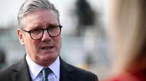 برطانیہ کے مذہبی رہنماؤں نے اسٹارر کو ہجرت کے بیان بازی کو نرم کرنے کی درخواست کی