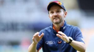 مائک ہیسن نے پاکستان کے نئے وائٹ بال ہیڈ کوچ کا نام لیا