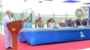 وزیر اعظم شہباز نے ہندوستانی جارحیت کے خلاف سمندری لائنوں کی حفاظت کے لئے پاکستان بحریہ کا خیرمقدم کیا ہے