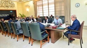 وزیر اعظم ٹیکس کے نظام میں '70 سال کی بدانتظامی 'کو درست کرنے کے لئے فیصلہ کن اقدام پر زور دیتے ہیں