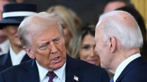 ٹرمپ نے بائیڈن کو مورد الزام ٹھہرایا جب امریکی معیشت 2022 کے بعد پہلی بار سکڑ رہی ہے