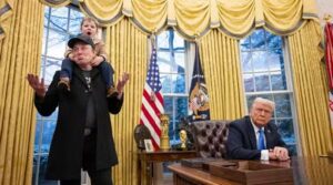 ٹرمپ نے کستوری کو اوول آفس کو الوداع دیا