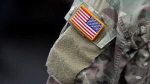 ٹرمپ کے پابندی کے نتیجے میں پینٹاگون نے ٹرانسجینڈر فوجیوں کے لئے صحت کی دیکھ بھال کو روک دیا ہے