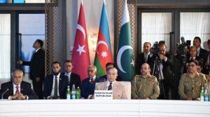 پاکستان نے اس بات کا اعادہ کیا کہ بقایا مسائل کو حل کرنے کے لئے ہندوستان کے ساتھ بات چیت کا مطالبہ کیا جائے