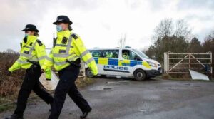 پاکستانی-اوریگین والدہ ، لندن کے گھر میں تین بچے جلا رہے ہیں