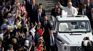 پوپ لیو نے اتحاد کو منقسم چرچ کے لئے زور دیا ہے ، 'خود مختص' نہ ہونے کا عہد کیا ہے