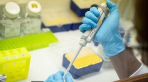 چینی جین میں ترمیم کرنے والی تھراپی کا استعمال کرتے ہوئے 4 سالہ بچی