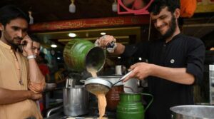 ڈٹرجنٹ ، دوسرے آلودگیوں کے ساتھ ، کراچی دھباس میں استعمال ہونے والے دودھ میں پایا جاتا ہے