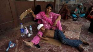 کراچی کھانے کی زہر آلودگی میں اضافے کو دیکھتا ہے ، شدید گرمی کے دوران دیگر بیماریوں