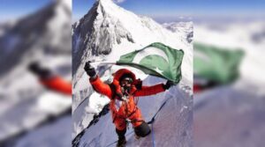 کوہ پیما نیلا کیانی نے کنچنجنگا کو فتح کیا ، تاریخی 14 چوٹی کے گول کے قریب ہے