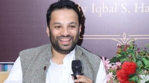 ہندوستانی پروفیسر کو فوجی بریفنگ پر تنقید کرنے پر گرفتار کیا گیا