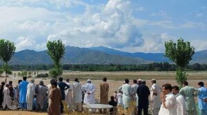 11 سیاحوں کی ہلاکتوں کے بعد ندی کے دریا پر غیر قانونی ہوٹلوں کو تیز کرنے کے لئے کے پی