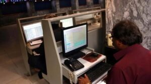 PSX ریلی تازہ انفلونگ امیدوں پر جاری ہے