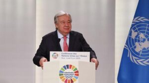 اقوام متحدہ کے چیف نے لاقانونیت سمندری فرش لوٹ مار پر سائرن کی آوازیں لگائیں ، سمندروں پر 'وائلڈ ویسٹ' کے خلاف متنبہ کریں