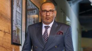 الیمہ خان کا کہنا ہے کہ ٹائکون تنویئر احمد ڈونر برائے نامال لیکن پی ٹی آئی کے ساتھ کوئی ربط نہیں ہے۔