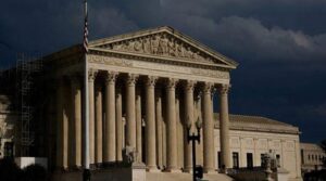 امریکی سپریم کورٹ نے انفرادی ججوں کو ٹرمپ کو روکنے کے لئے اختیار حاصل کیا ہے
