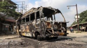 تازہ تشدد کے بعد ہندوستانی ریاست کے مستحکم حکم کرفیو کا حکم دیتا ہے