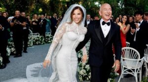 جیف بیزوس ، لارین سانچیز ایک منقسم وینس میں 'میں کرتے ہیں' کہتے ہیں