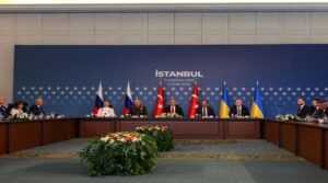 روسی جوہری حملہ آوروں پر یوکرین حملہ ترکی میں امن مذاکرات پر سایہ دار ہے