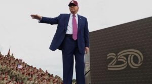 لاس اینجلس کے احتجاج میں اضافہ ہوتے ہی ٹرمپ نے 'غیر ملکی حملے' کے بارے میں متنبہ کیا ہے