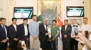 لاہور قلندرس برطانیہ ٹرافی ٹور کے ساتھ بیرون ملک ستاروں کا جشن مناتے ہیں