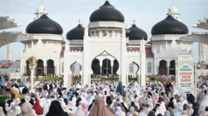 مسلمان عید الدھا کی نماز میں دنیا بھر میں اتحاد کرتے ہیں